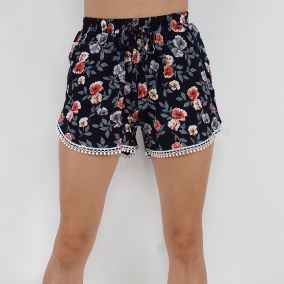 Pants - Cute & casual summertime shorts